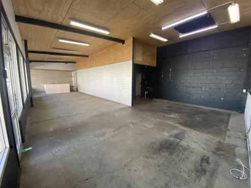 High exposure retail for lease!