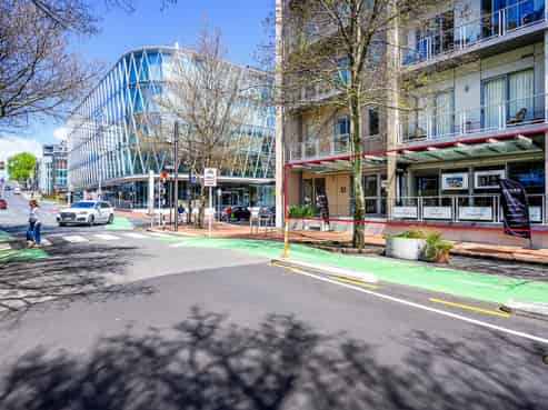 CBD Viaduct office – invest or owner occupy