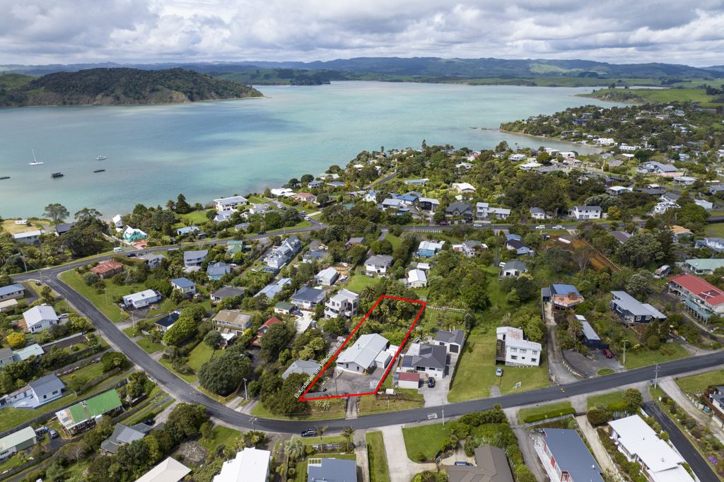 Sold 14 Violet Street, Raglan realestate.co.nz