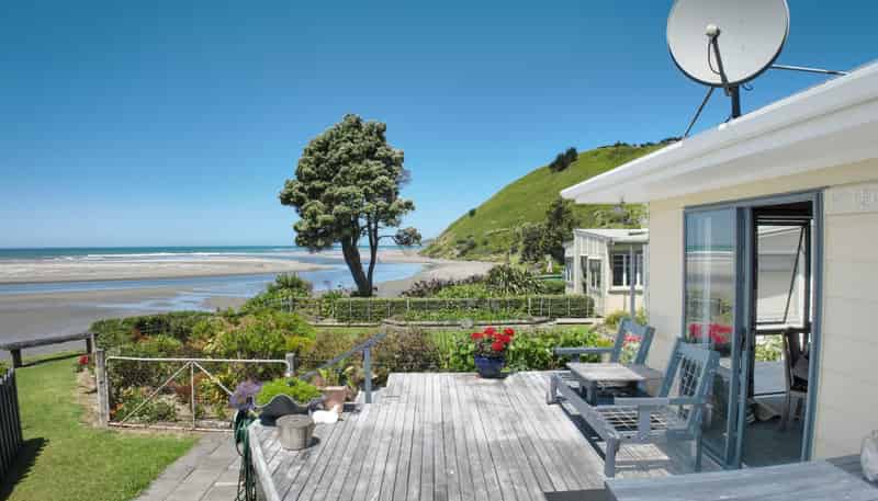 7 Oraka Road, Mahia