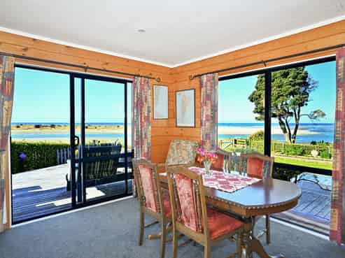 7 Oraka Road, Mahia