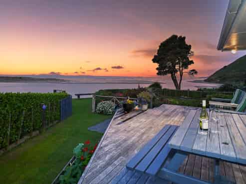 7 Oraka Road, Mahia