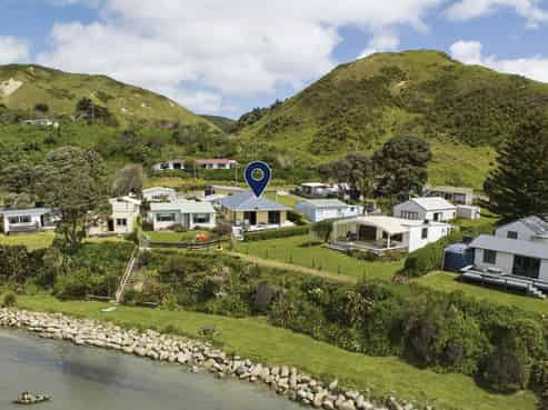 7 Oraka Road, Mahia