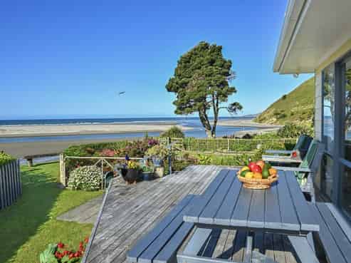 7 Oraka Road, Mahia
