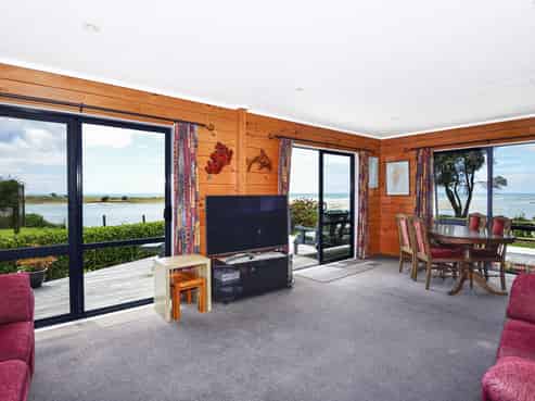 7 Oraka Road, Mahia