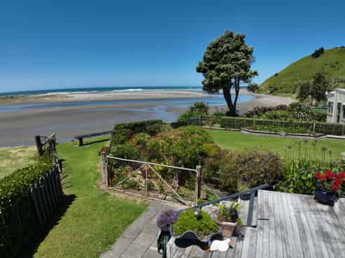 7 Oraka Road, Mahia
