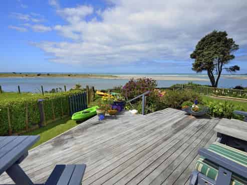 7 Oraka Road, Mahia