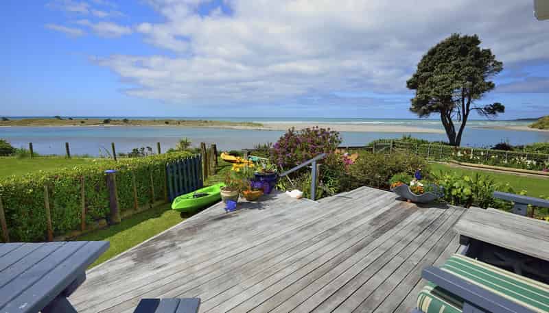 7 Oraka Road, Mahia