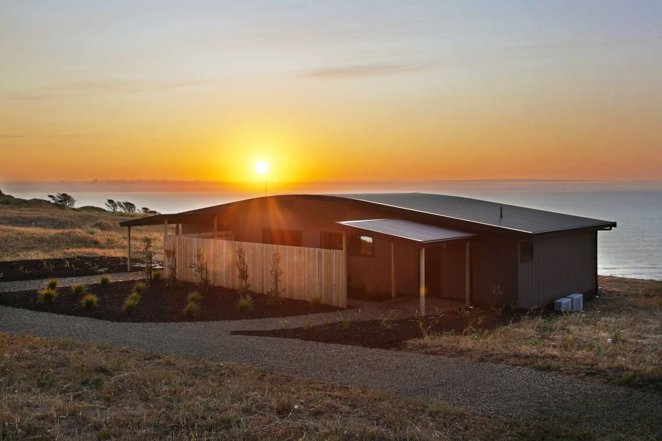 New Build with a stunning view! Home or Bach - Aanzicht 2