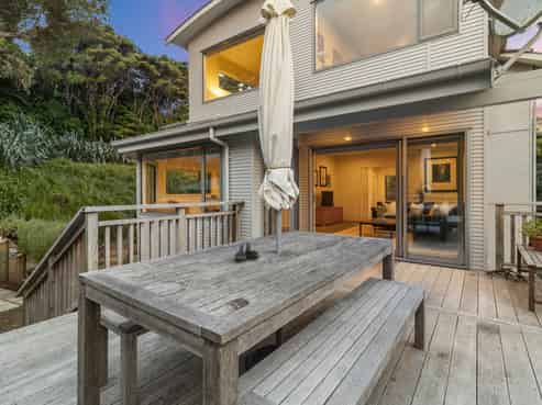 16 Hill Road, Palm Beach
