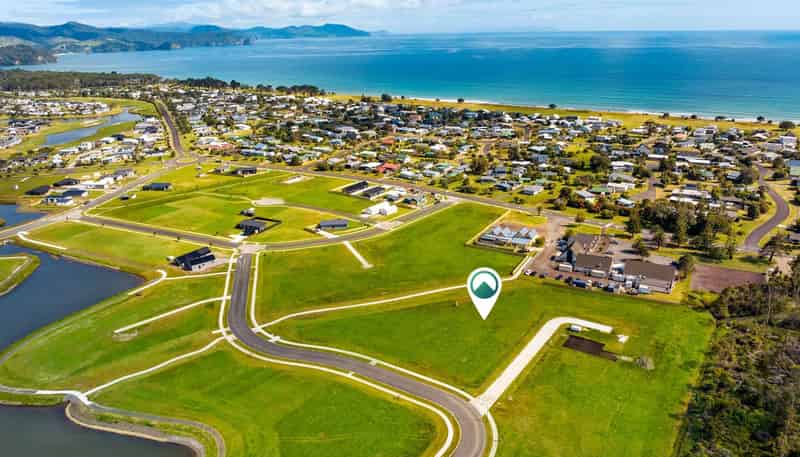 101 Karearea Way, Matarangi