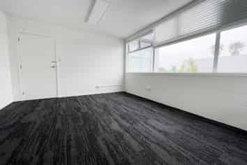 PREMIUM OREWA OFFICE

