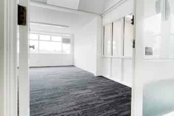 PREMIUM OREWA OFFICE
