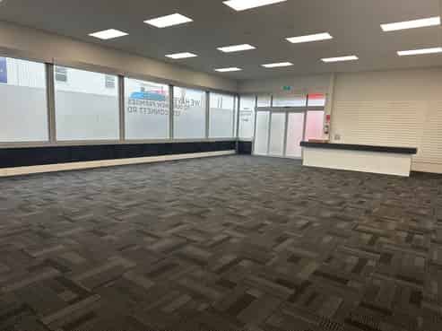 High Profile Warehouse/Showroom