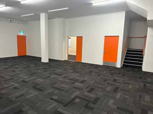 High Profile Warehouse/Showroom