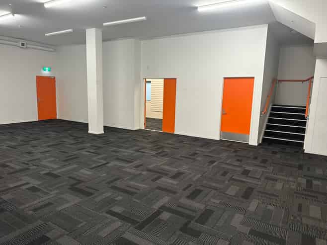 High Profile Warehouse/Showroom