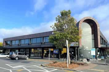 Affordable Open-Plan Workspace