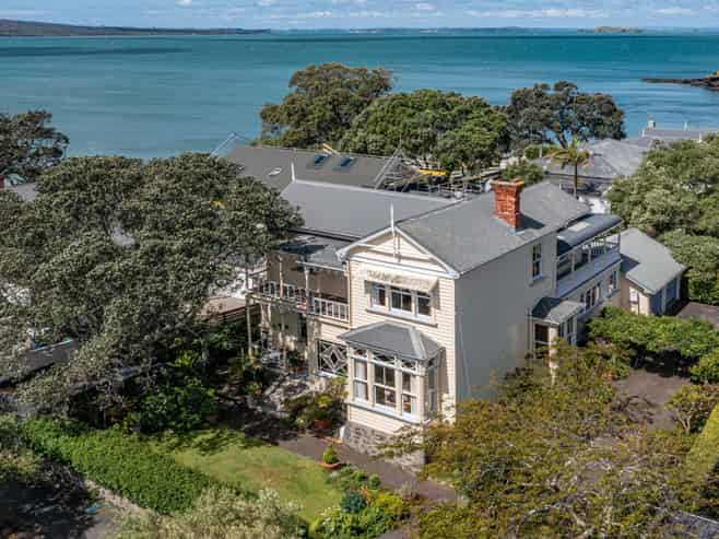 42 Cheltenham Road, Cheltenham, Devonport