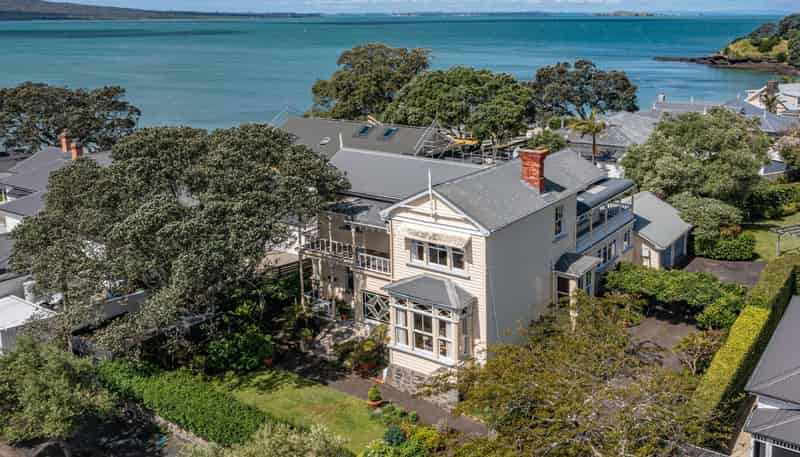 42 Cheltenham Road, Cheltenham, Devonport