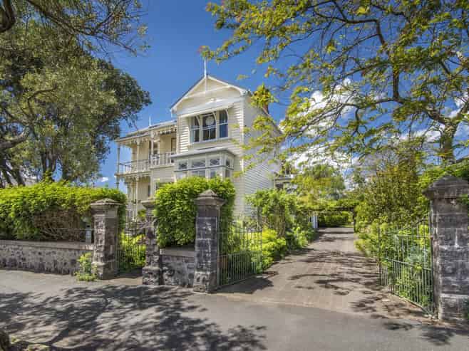 42 Cheltenham Road, Cheltenham, Devonport