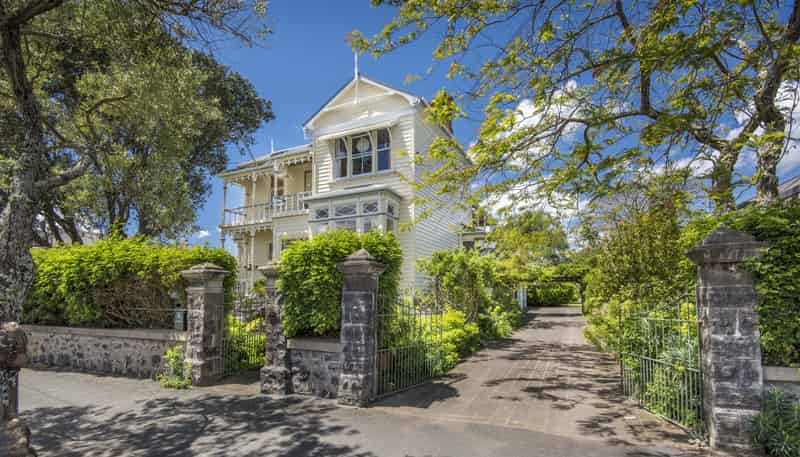 42 Cheltenham Road, Cheltenham, Devonport