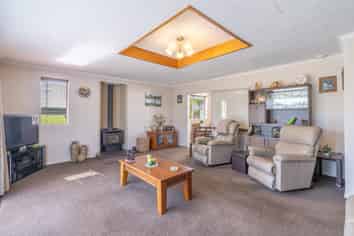 220 North Makarewa Grove Bush Road, Makarewa