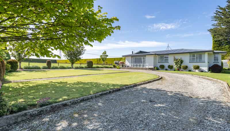 220 North Makarewa Grove Bush Road, Makarewa