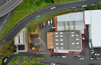 Standalone industrial warehouse in Kingsland 