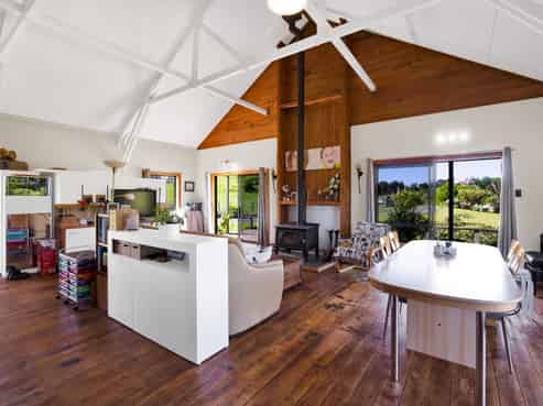 172 Whakamara Road, Manutahi