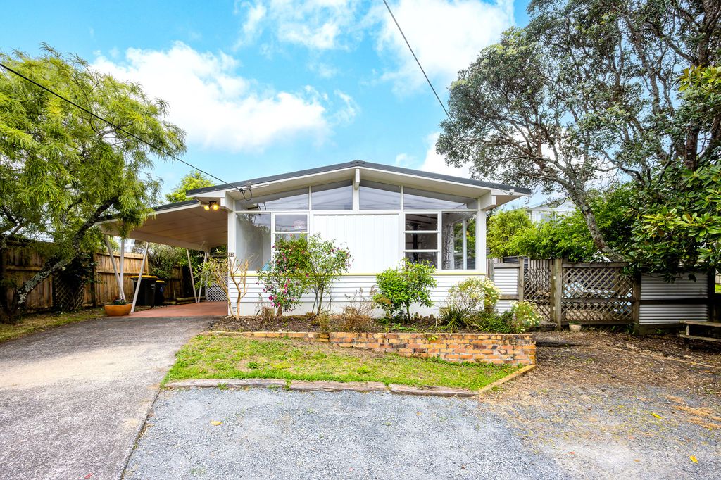 Sold 280 Glengarry Road, Glen Eden realestate.co.nz