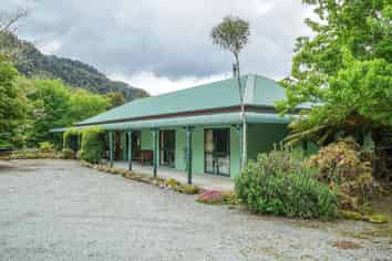 3 Mangles Valley Road, Murchison