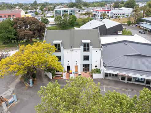 Unique Commercial Opportunity for Purchase!