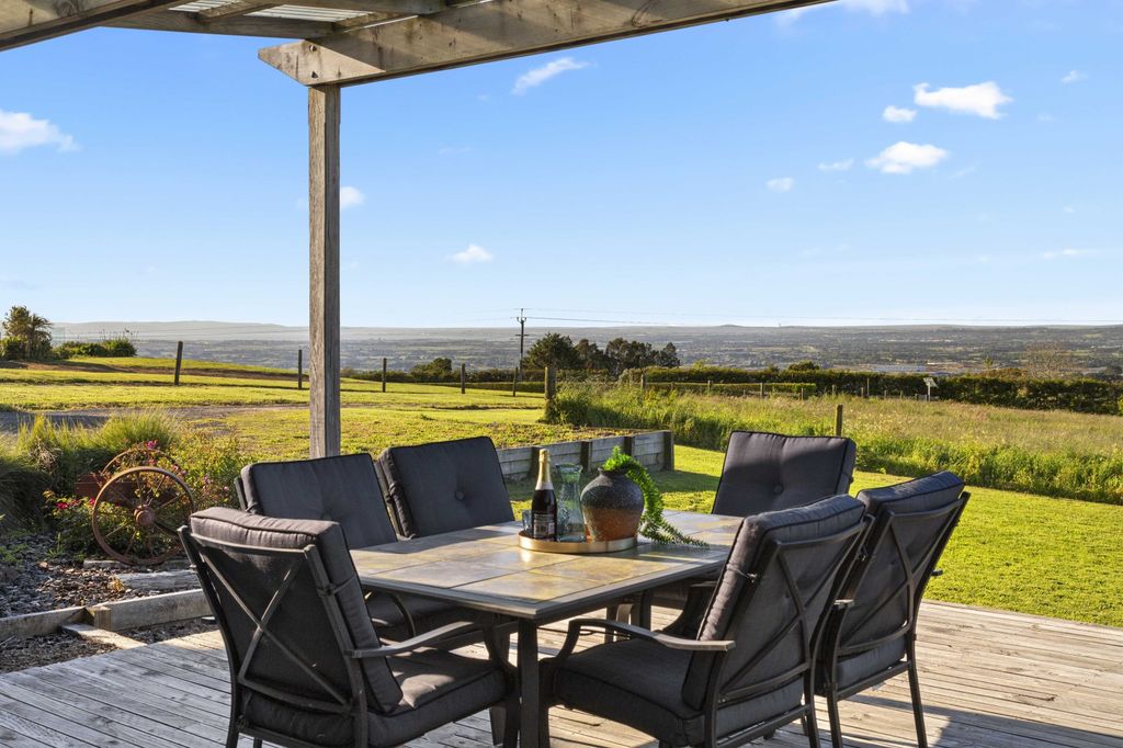 Sold 118 Paparata Road, Bombay realestate.co.nz