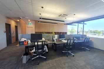 Modern Office, Ready to Occupy!