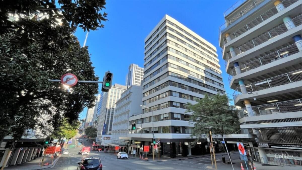 Spacious & Presentable on High Street