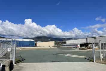 Industrial yard for lease