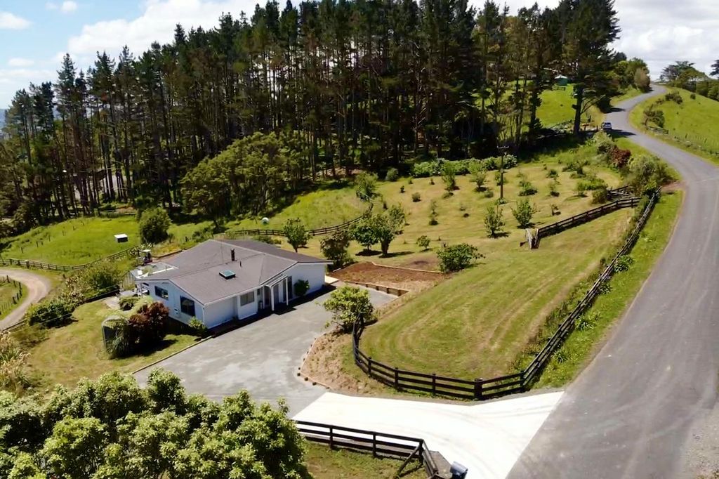 Property value 81 Mcgregor Road, Clevedon realestate.co.nz