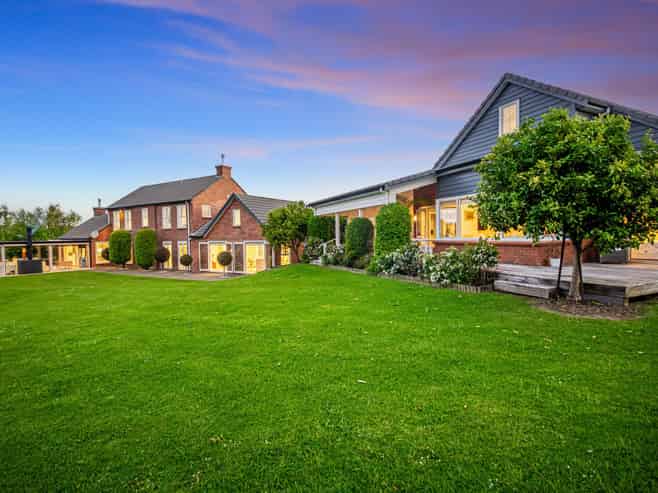287 Clifton Road, Whitford