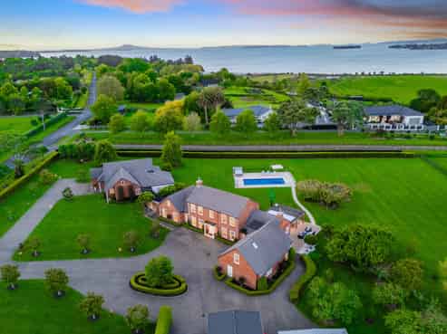 287 Clifton Road, Whitford