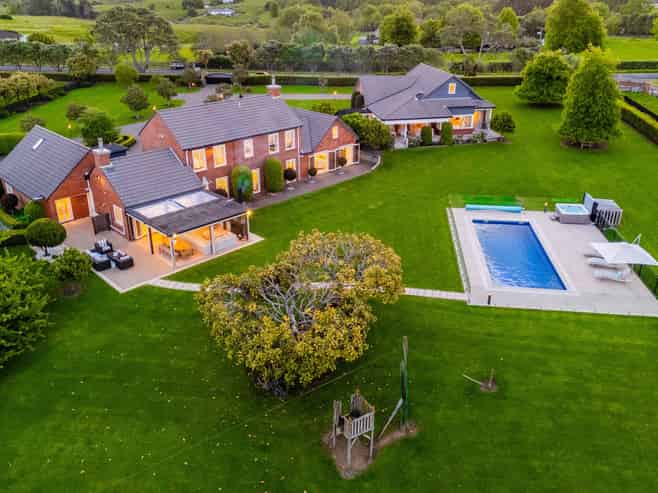 287 Clifton Road, Whitford