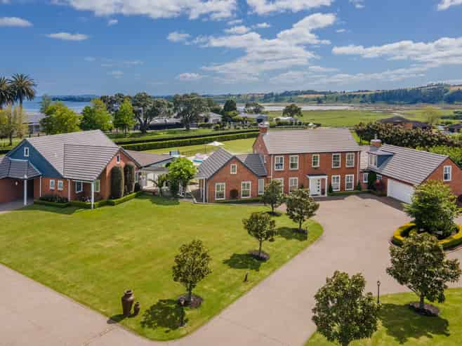 287 Clifton Road, Whitford