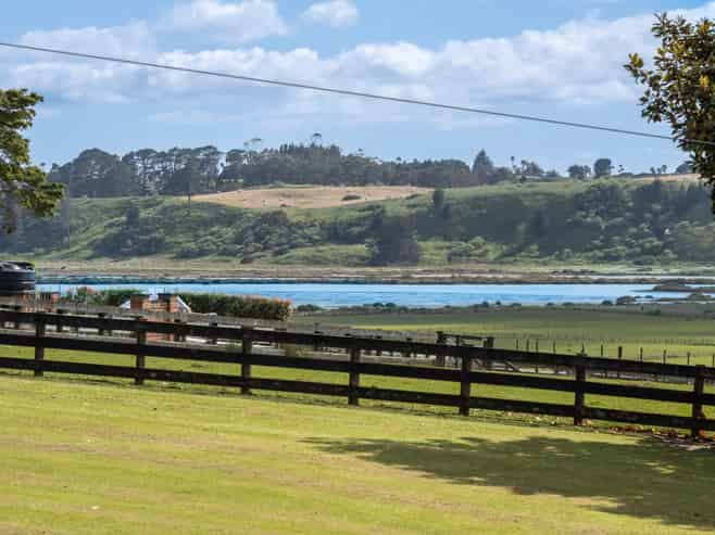 287 Clifton Road, Whitford