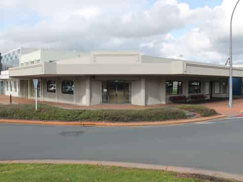 Great corner aspect - professional office space
