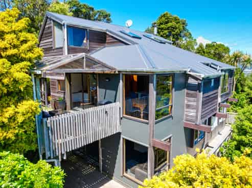 88 Pomare Road, Tirohanga