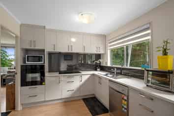 37 Trias Road, Totara Vale