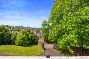 37 Trias Road, Totara Vale