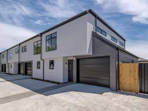 677 Worcester Street, Linwood