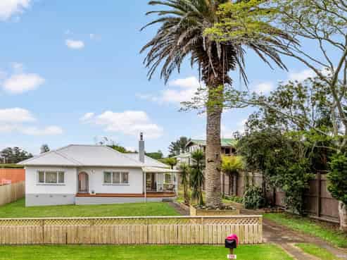 796 Highway 22, Pukekawa