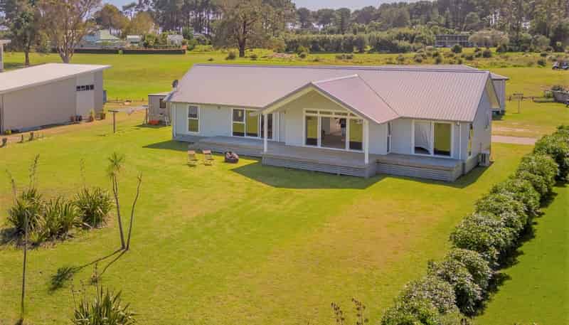 165 Kelly Jade Avenue, Matarangi