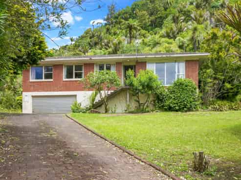 3 Bush Road, Waiatarua